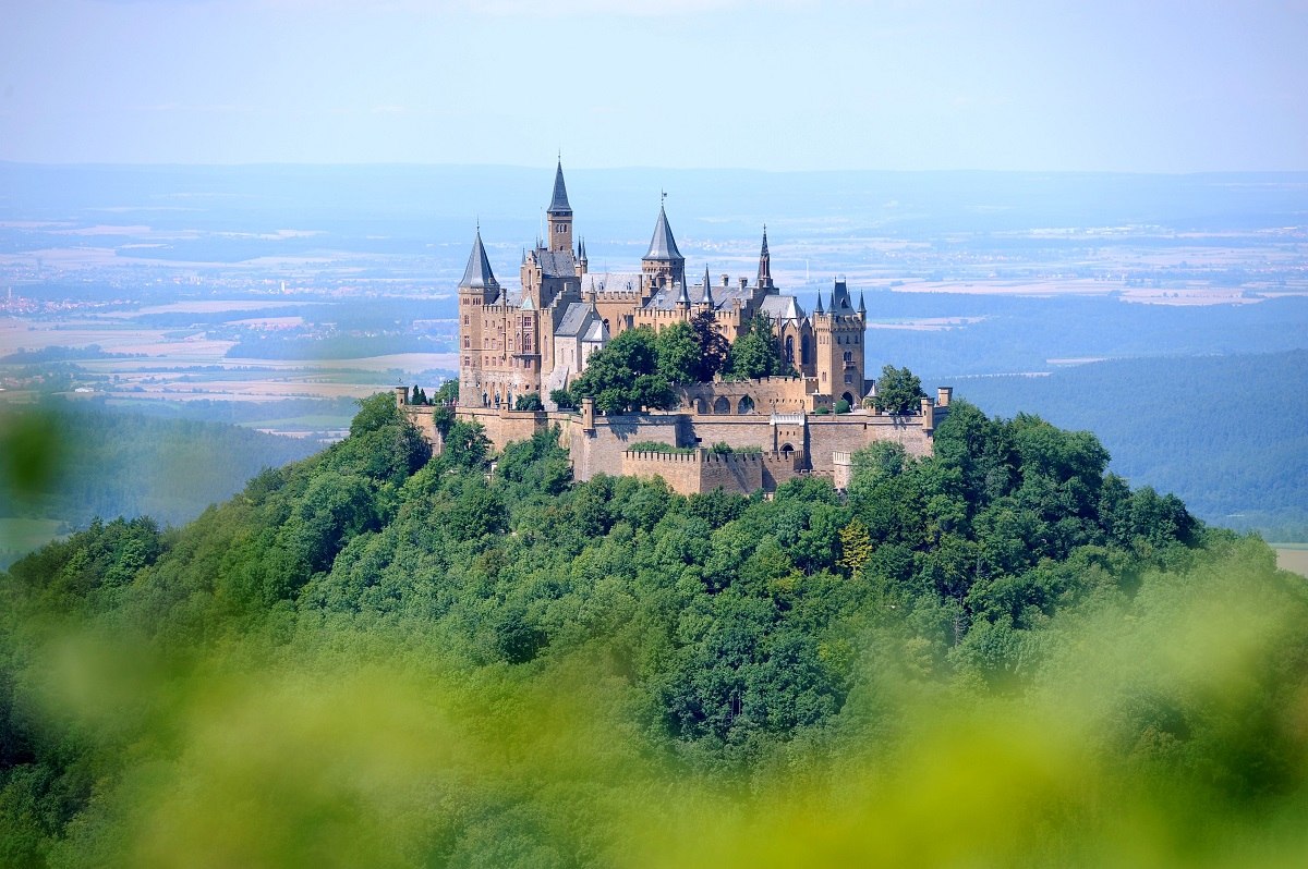 Blick vom Zeller Horn zur Burg Hohenzollern