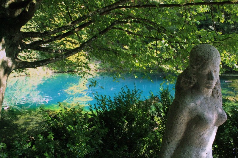 Die schöne Lau beim Blautopf