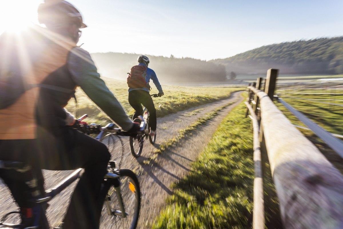 Aufstehen, Frühstücken, rauf aufs Rad und den frischen Morgentau genießen