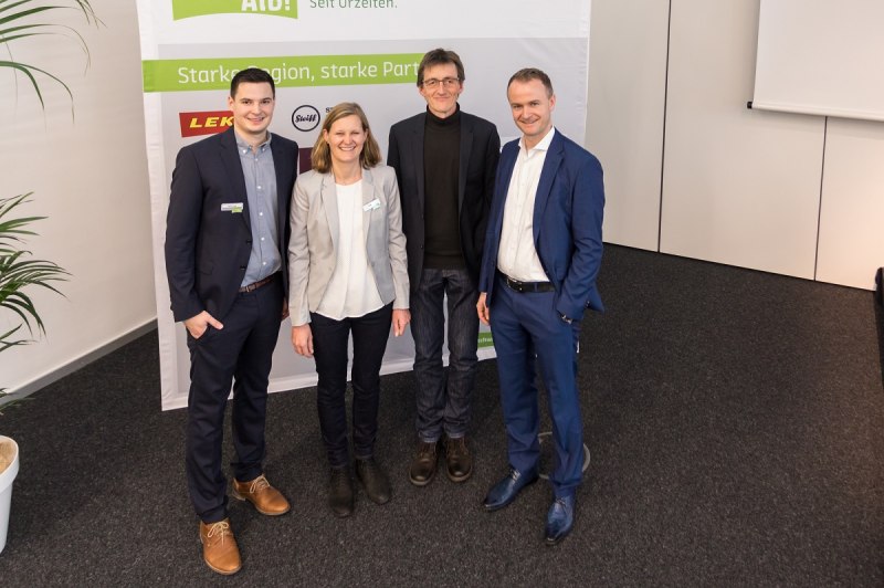 v.l.n.r.: Heiko Zeeb (SAT), Tanja Gems (Biosphärengebiet Schwäbische Alb), Dr. Martin Kemkes (Wissenschaftlicher Leiter, Archäologisches Landesmuseum Baden-Württemberg), Louis Schumann (Geschätsführer SAT)
