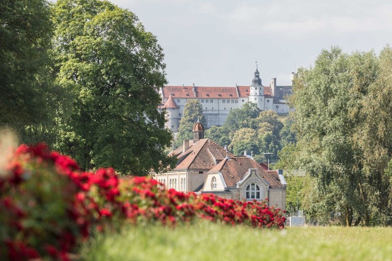 Blick vom Heidenheimer Brenzpark auf Schoss Hellenstein