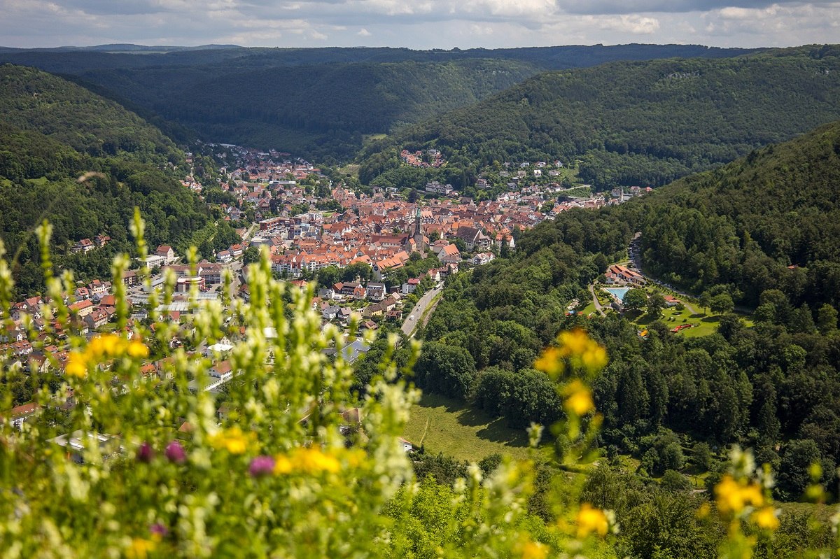 Grafensteige - Blick auf Bad Urach vom Hohenurachsteig
